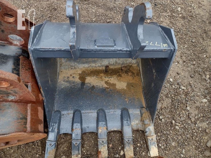 2016-kubota-kx040-4-image-40