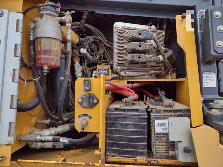 2016-deere-850k-image-37