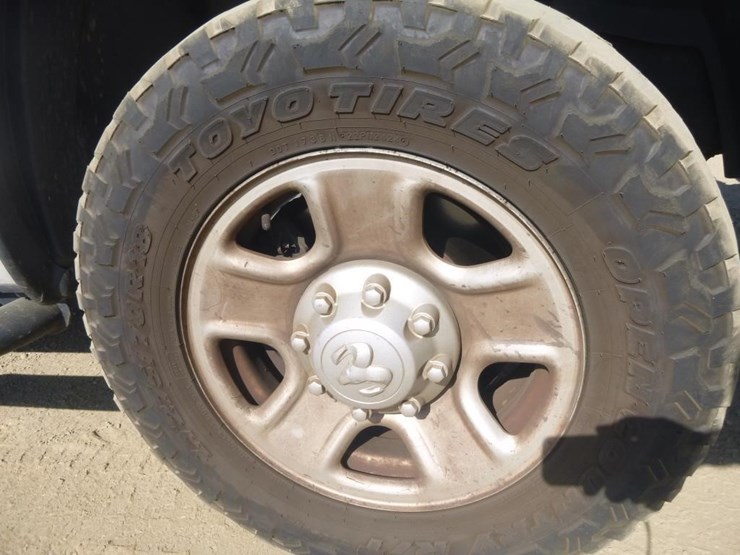 2015-dodge-2500-image-33