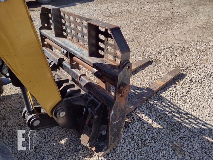 2011-caterpillar-th255-image-20
