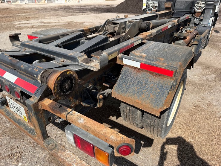 #1617-•-2020-chevrolet-5500xd-roll-off-truck-image-22