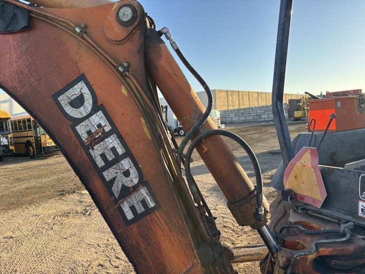 john-deere-310-image-22