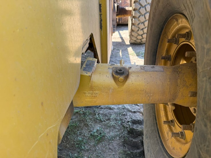 caterpillar-928g-image-36