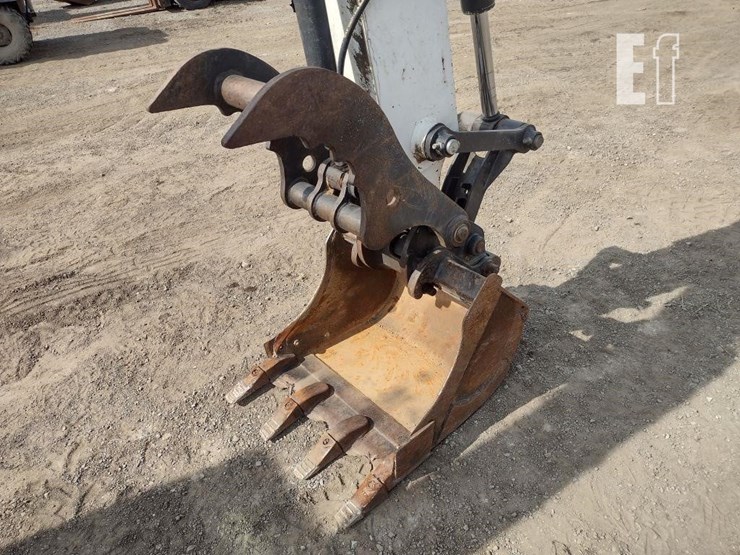 2012-bobcat-e35-image-25