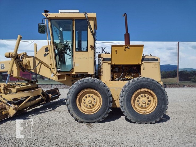 1993-deere-570b-image-17