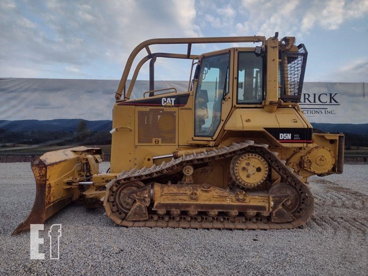 2006-caterpillar-d5n-xl-image-1