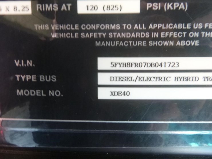 2013-new-flyer-xcelsior-passenger-bus-image-16