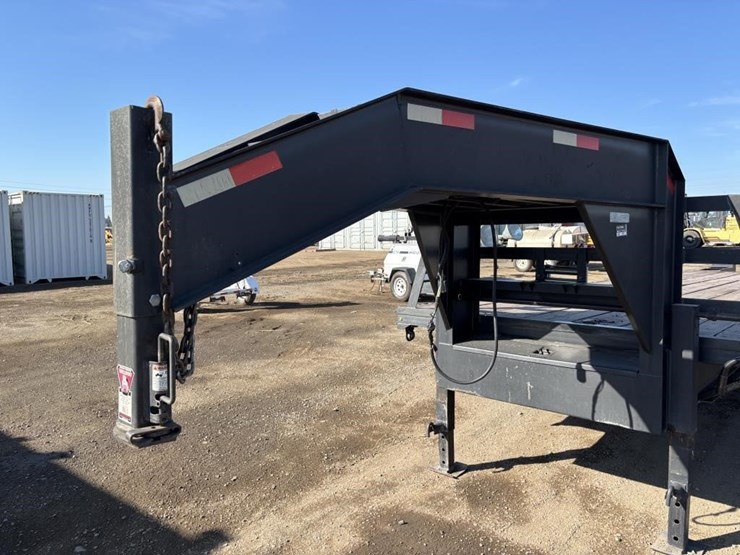 2006-top-hat-t/a-gn-equipment-trailer-image-11