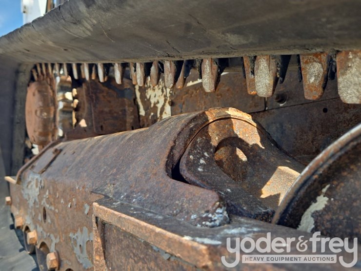 2023-bobcat-t595-image-15