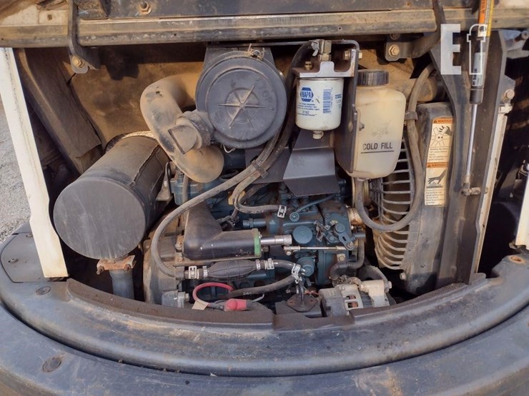2010-bobcat-e35-image-31