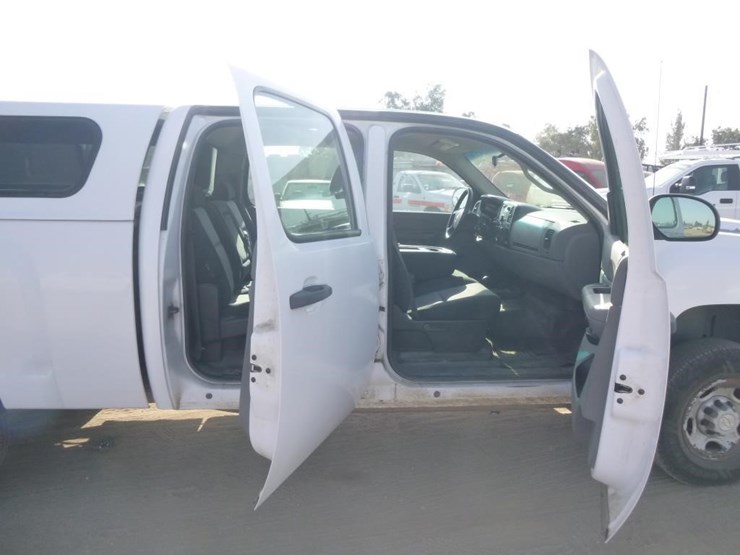 2008-chevrolet-2500-image-17