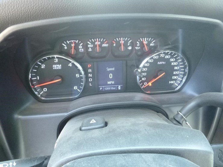 2018-chevrolet-1500-image-14