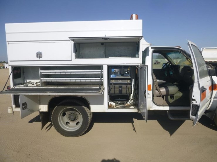 2002-chevrolet-3500hd-image-17