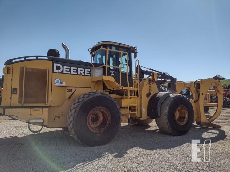 2012-deere-744k-image-4