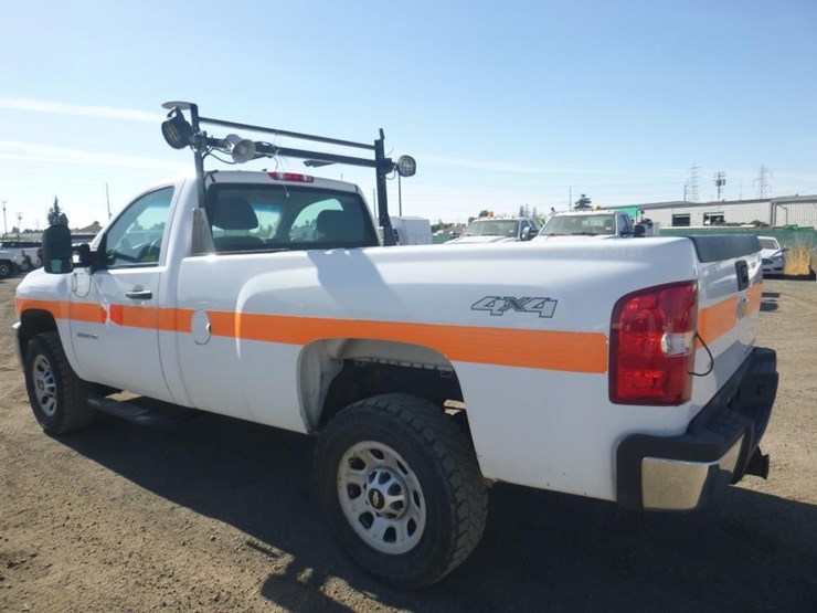 2014-chevrolet-3500hd-image-4