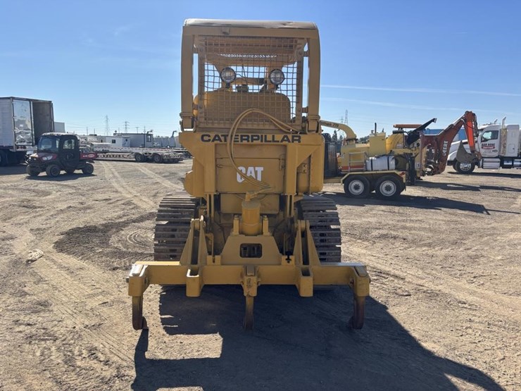 caterpillar-crawler-loader-image-8