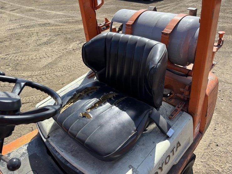toyota-42-4fg025-forklift-image-16