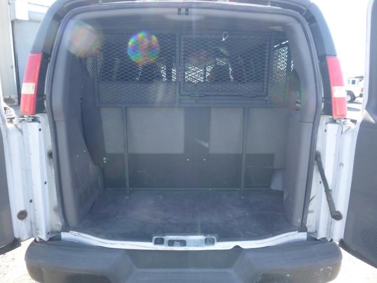 2013-chevrolet-express-3500-image-8