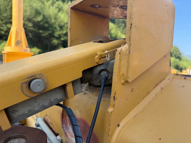 caterpillar-d5k2-lgp-image-74