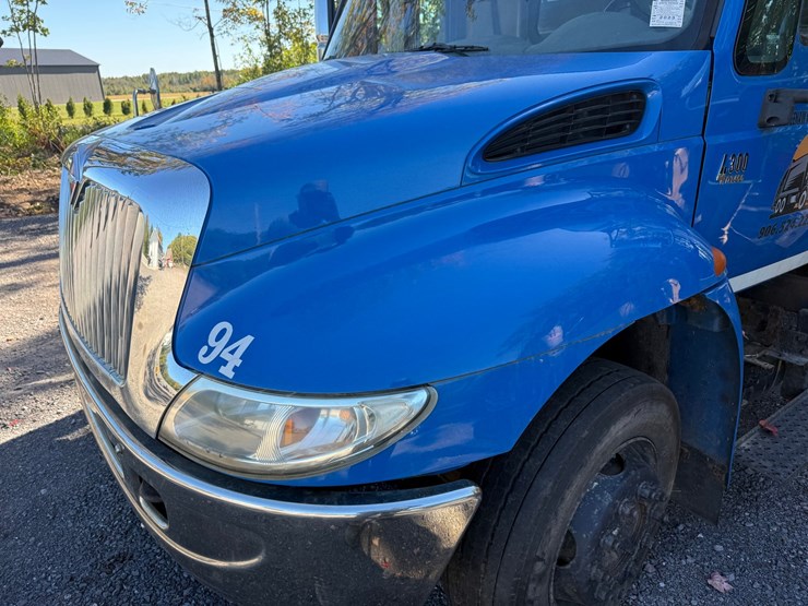 2002-international-durastar-4300-image-8