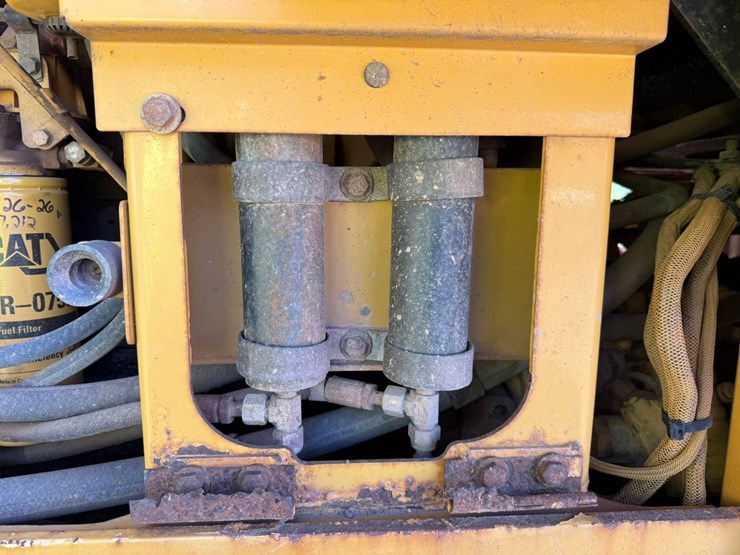caterpillar-928g-image-38