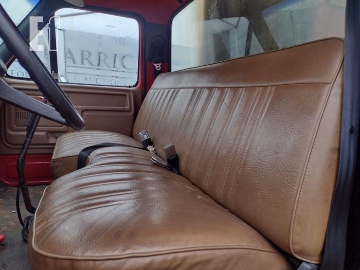 1993-ford-f700-image-15