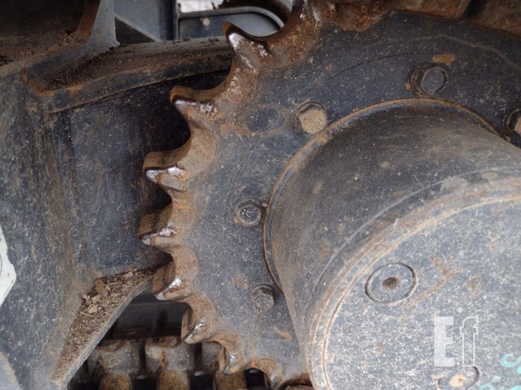 2016-kubota-kx040-4-image-13