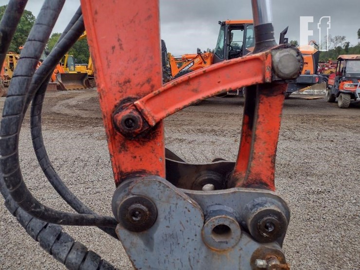 2016-kubota-kx040-4-image-24