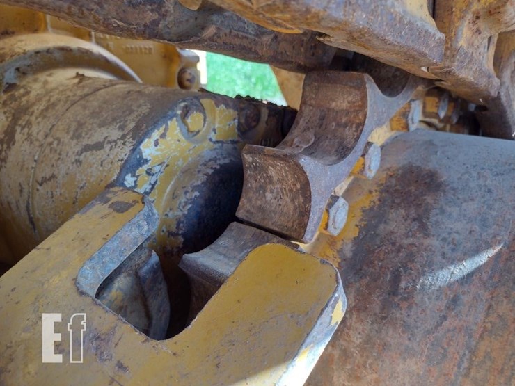 2021-deere-750l-lgp-image-16