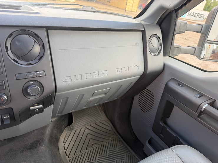 2015-ford-f550-image-42