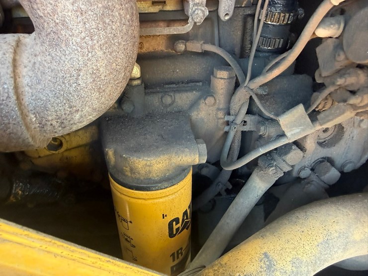 caterpillar-928g-image-57