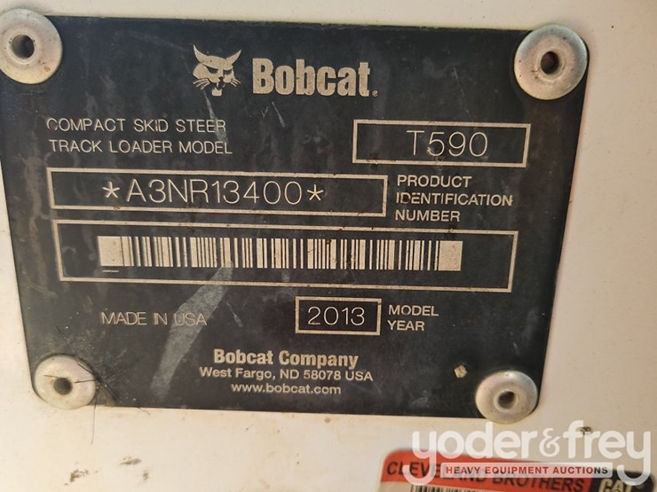 2013-bobcat-t590-image-32