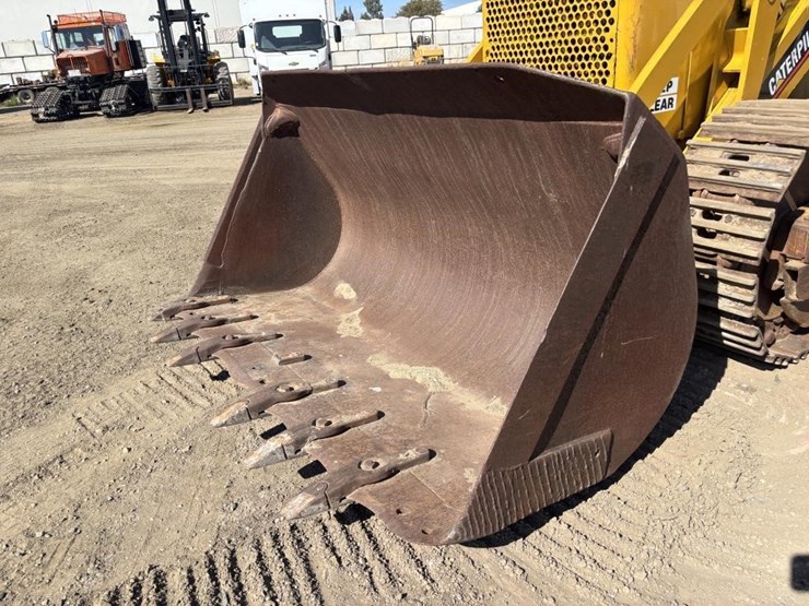caterpillar-crawler-loader-image-10