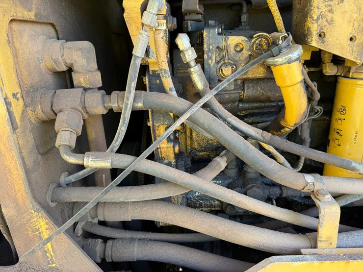 caterpillar-928g-image-39