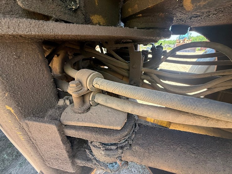 caterpillar-928g-image-24