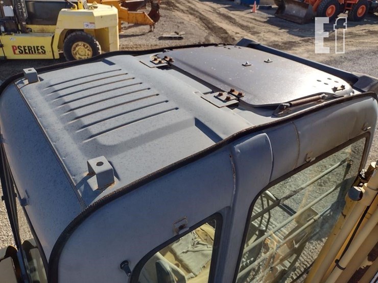 2005-deere-120c-image-32