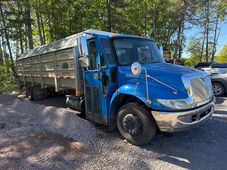 2002-international-durastar-4300-image-6