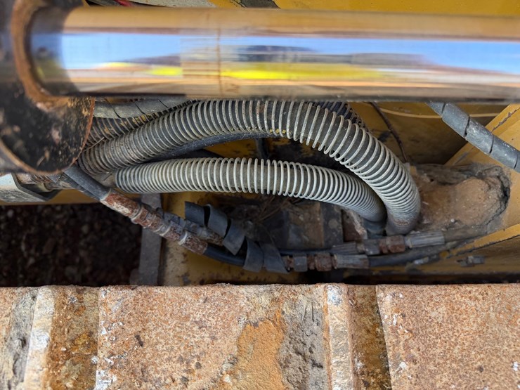 caterpillar-d5k2-lgp-image-62