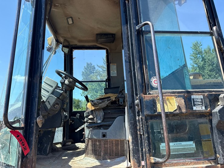 caterpillar-928g-image-94