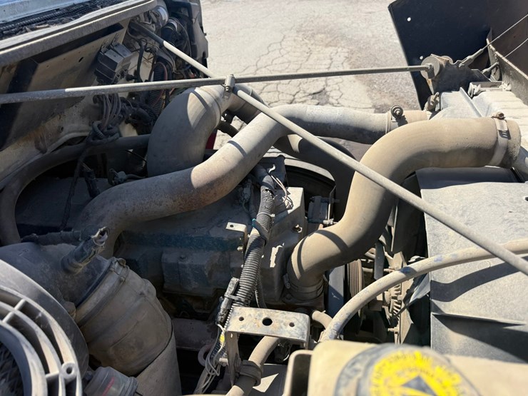 2000-international-4700-image-27