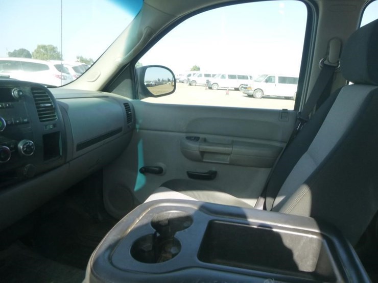 2008-chevrolet-2500-image-12