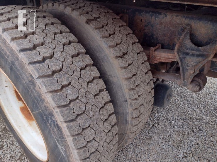 2011-international-durastar-4400-image-29