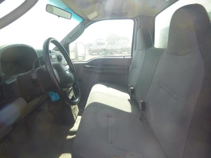 2005-ford-f450-image-10