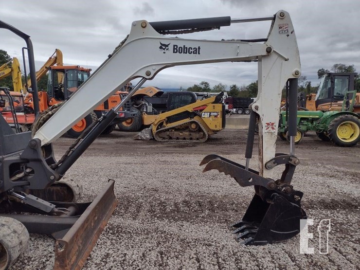 2012-bobcat-e35-image-24