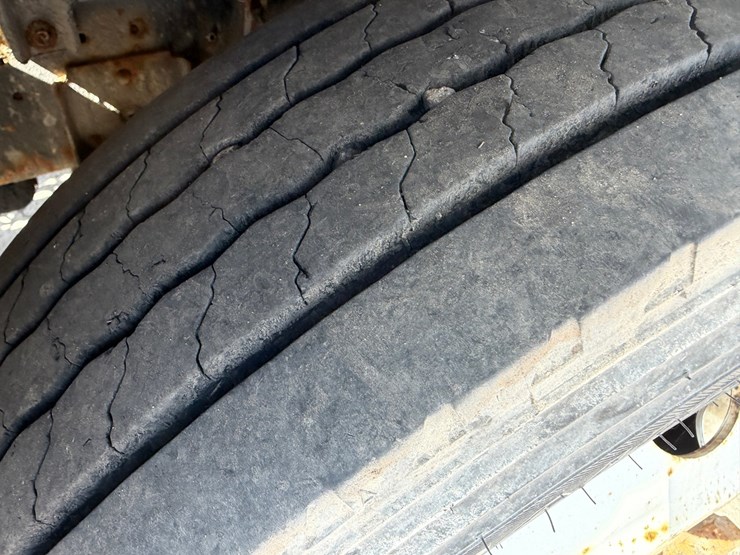 #1617-•-2020-chevrolet-5500xd-roll-off-truck-image-52