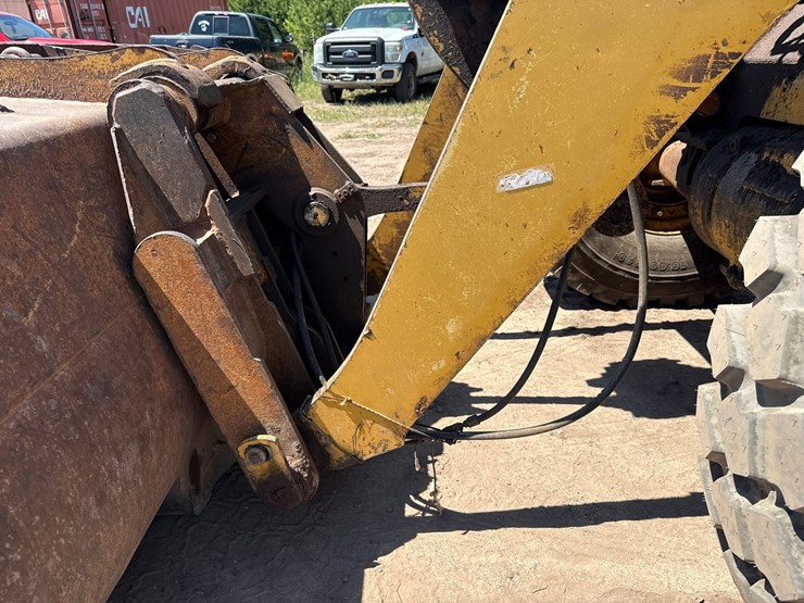 caterpillar-928g-image-92