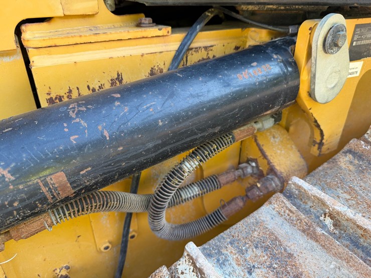 caterpillar-d5k2-lgp-image-33