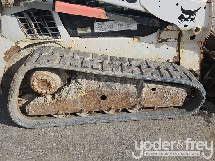 2013-bobcat-t590-image-12