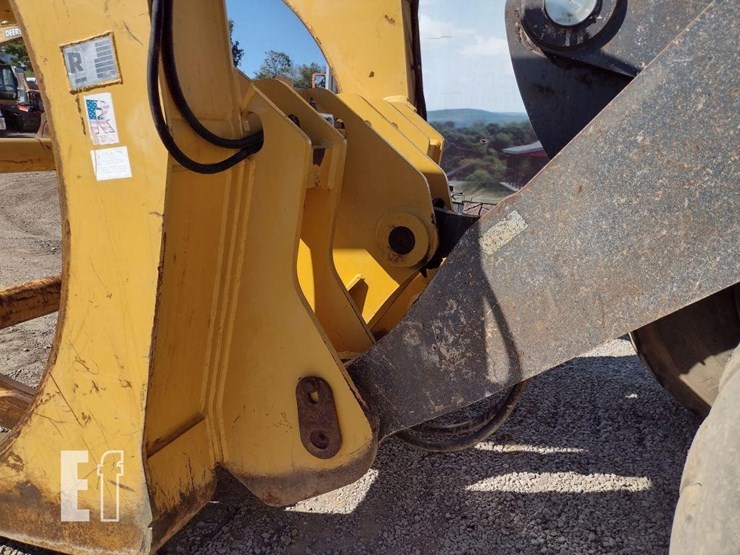 2012-deere-744k-image-50