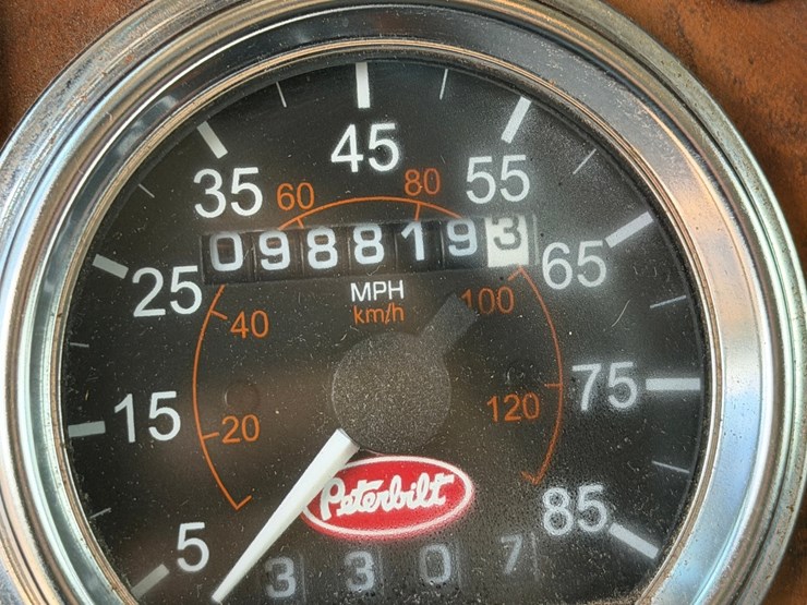 2008-peterbilt-335-image-53